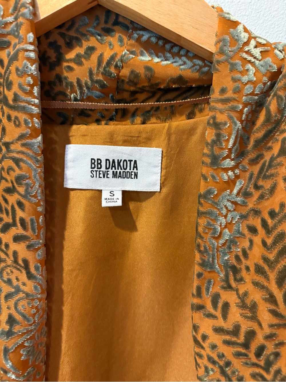 BB Dakota Rust Velvet Paisley Kimono Coat - Picture 2 of 4